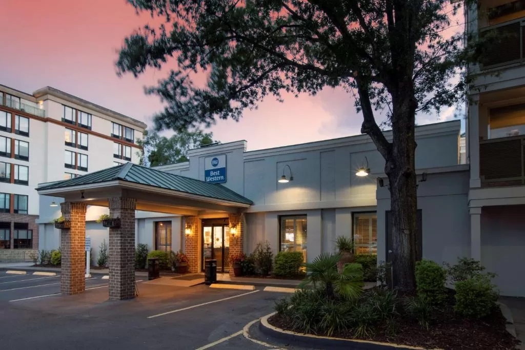 Exterior van het Hotel Best Western Plus Savannah Historic District