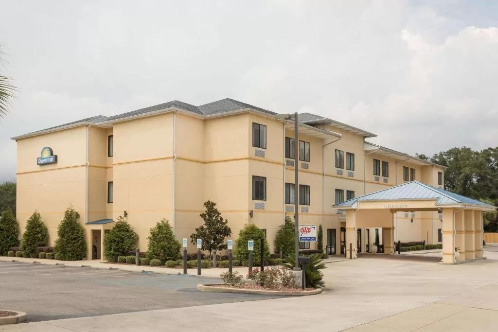 Exterior van het Hotel Days Inn Mobile