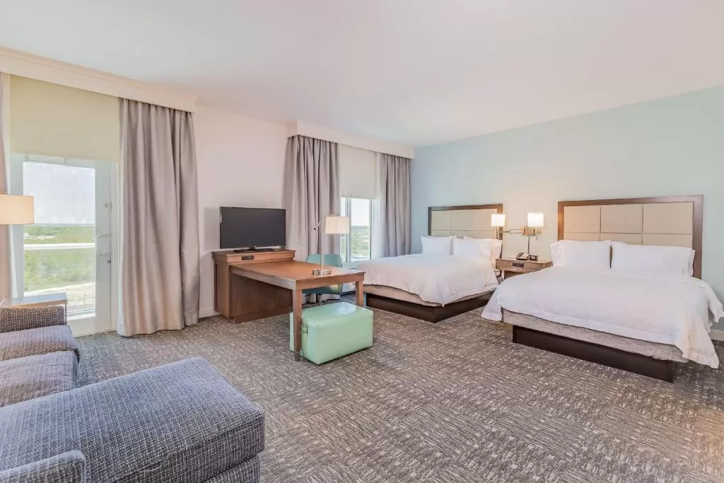 Standaardkamer met twee aparte bedden in het Hotel Hampton Inn Suites Panama City Beach Beachfront