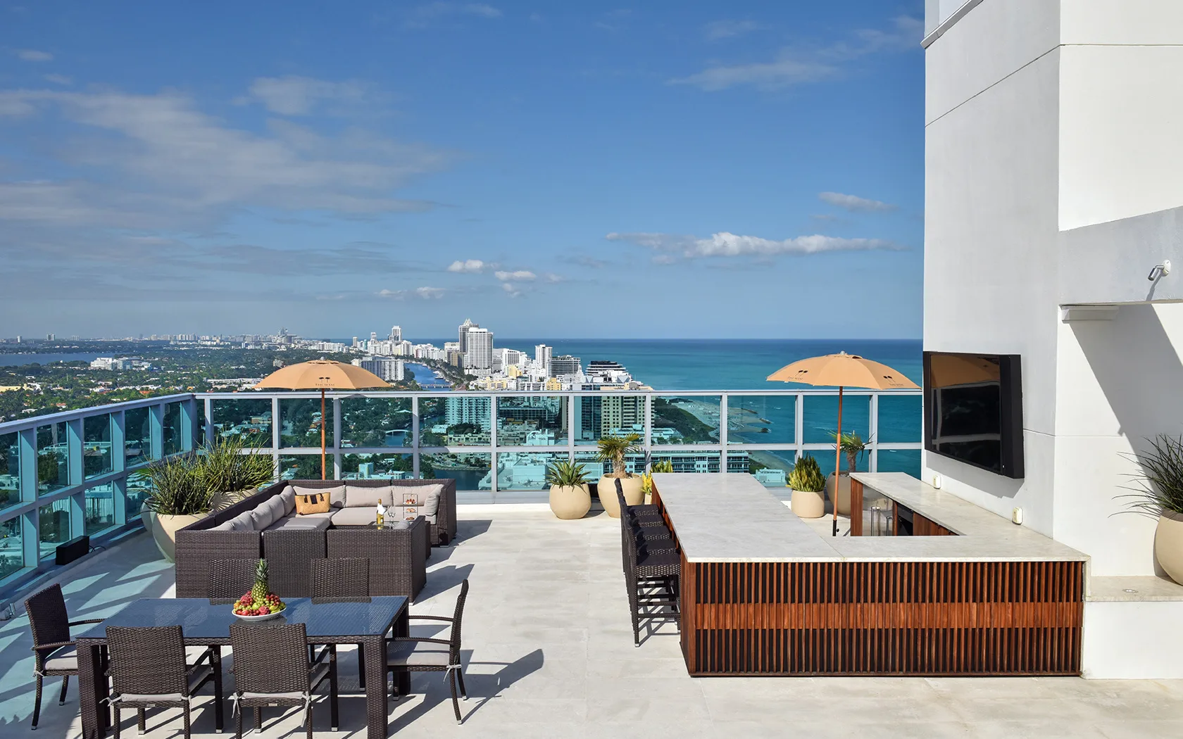 Het dakterras van The Setai in Miami, Florida