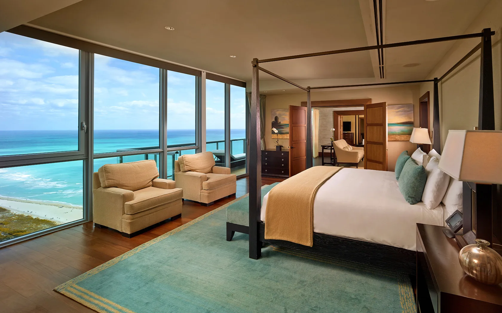Suite in het Hotel The Setai met uitzicht over de zee