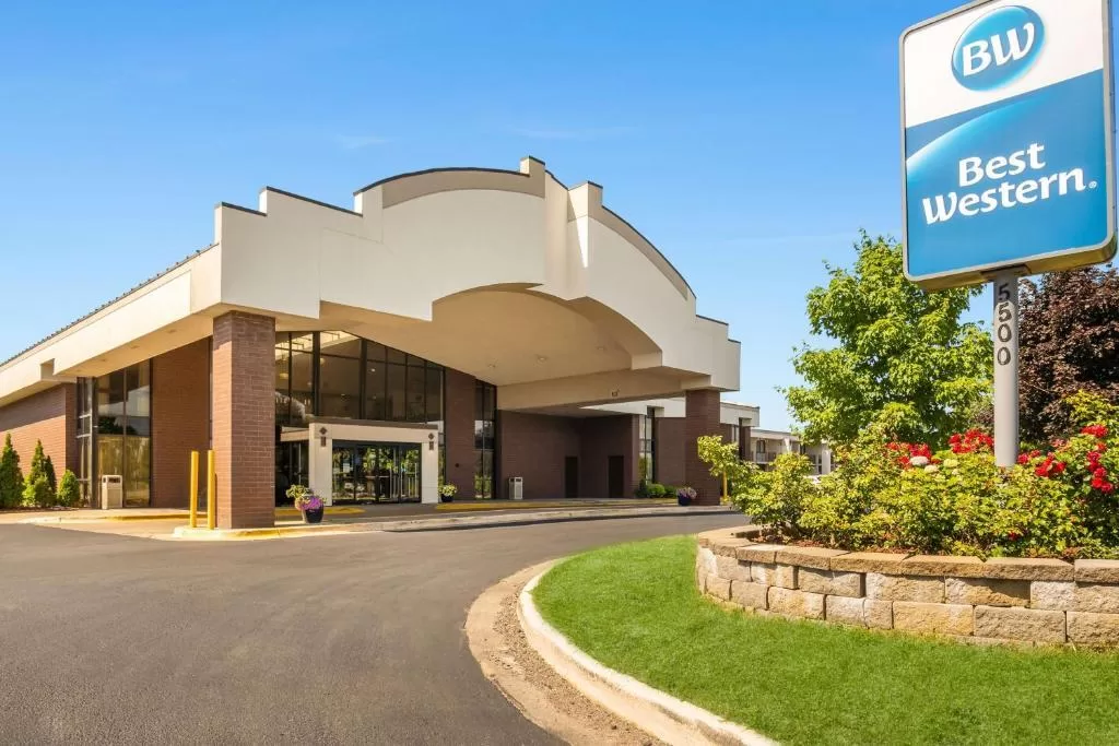 Exterior van het Best Western Hospitality Grand Rapids