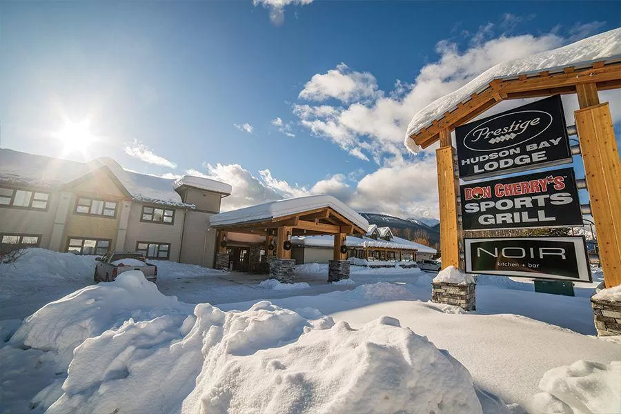Exterior van het Hotel Prestige Hudson Bay Lodge