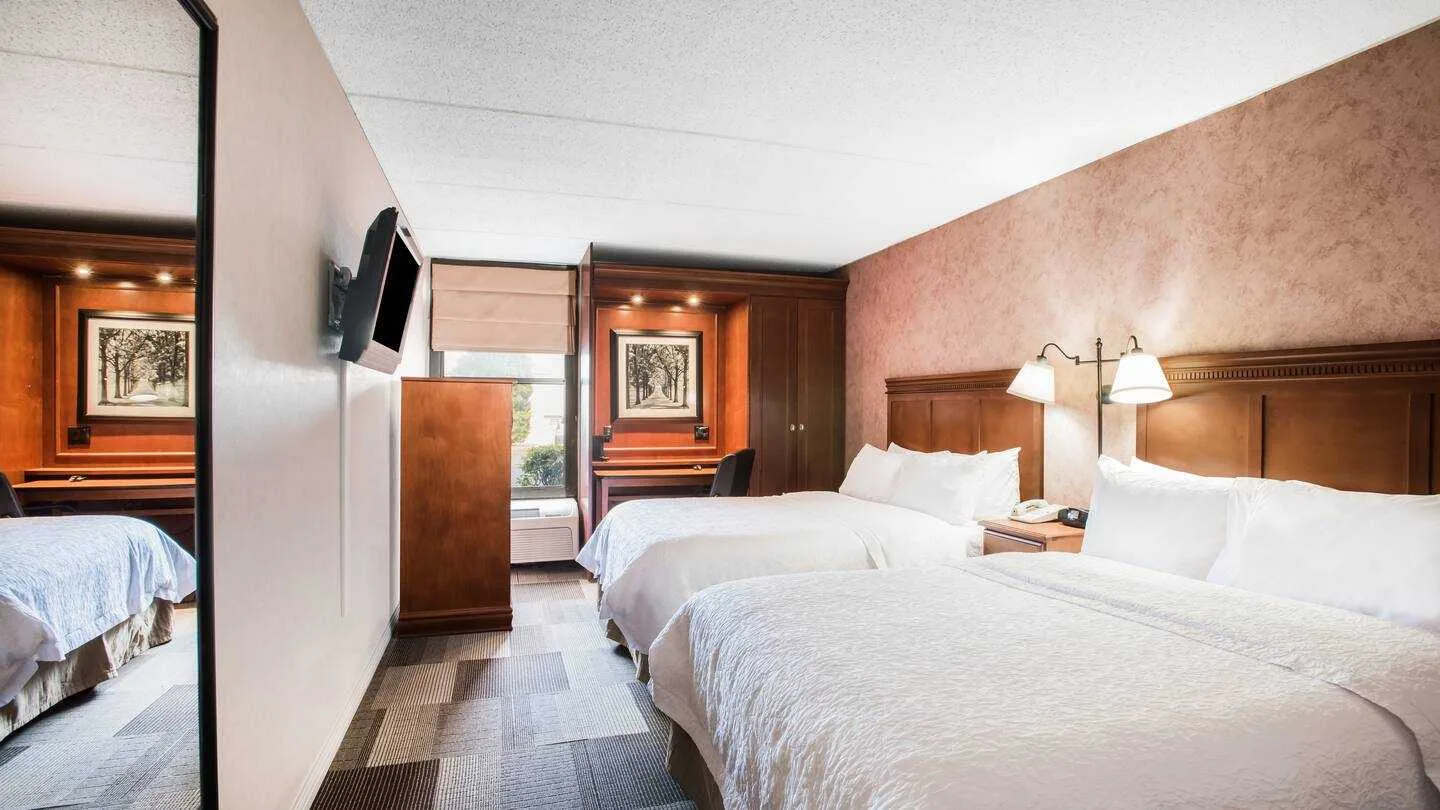 Standaardkamer met twee aparte bedden in het Hotel Hampton Inn West Springfield