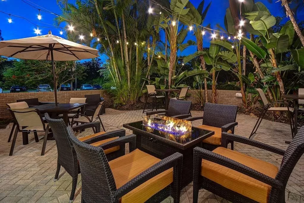 Terras bij het Hotel Hilton Garden Inn Fort Myers