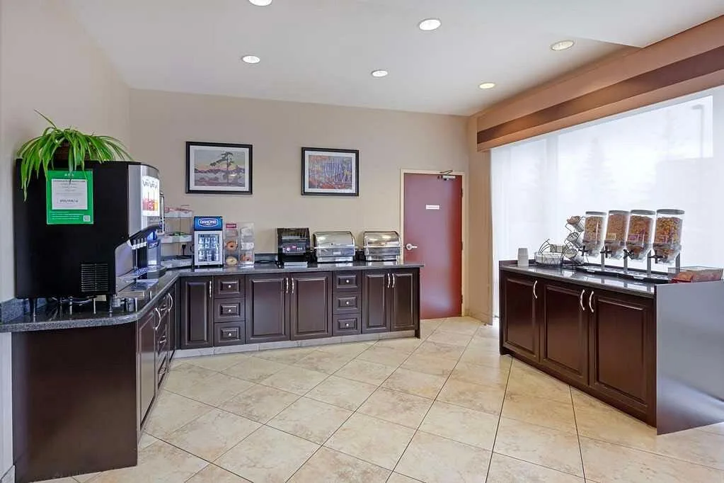 Ontbijtbuffet in het Hotel Best Western Plus Huntsville