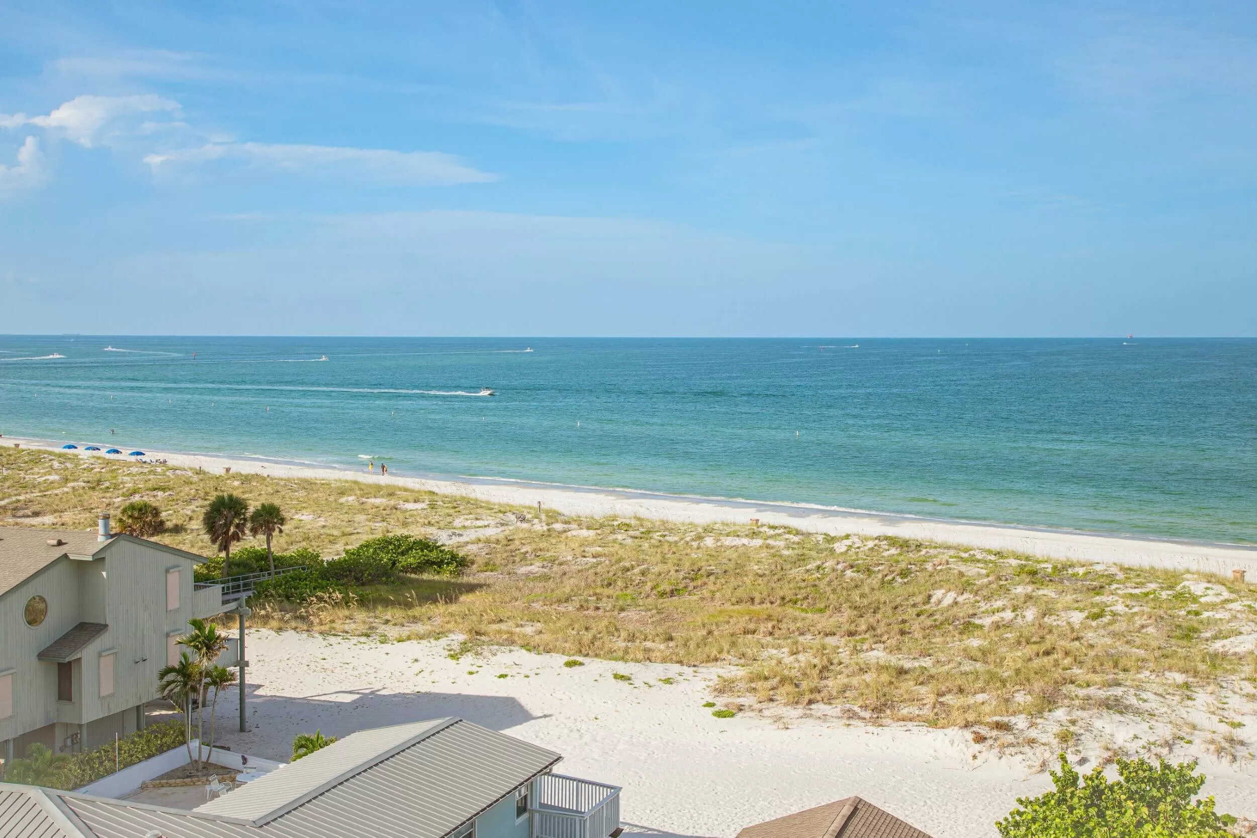 Uitzicht over Madeira Beach vanuit de Barefoot Beach Club