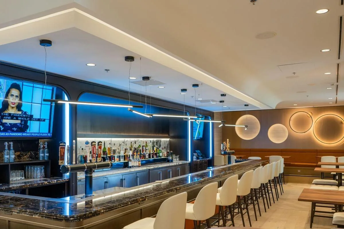 Bar met lounge in het Hotel Atlantica Halifax