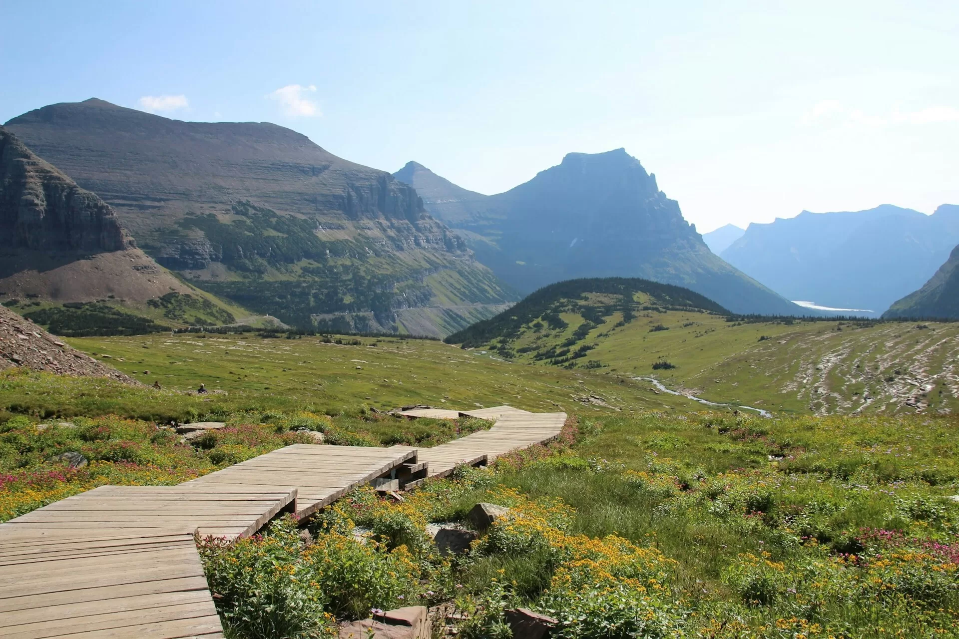 Het pad naar de Hidden Lake in Glacier National Park in Montana