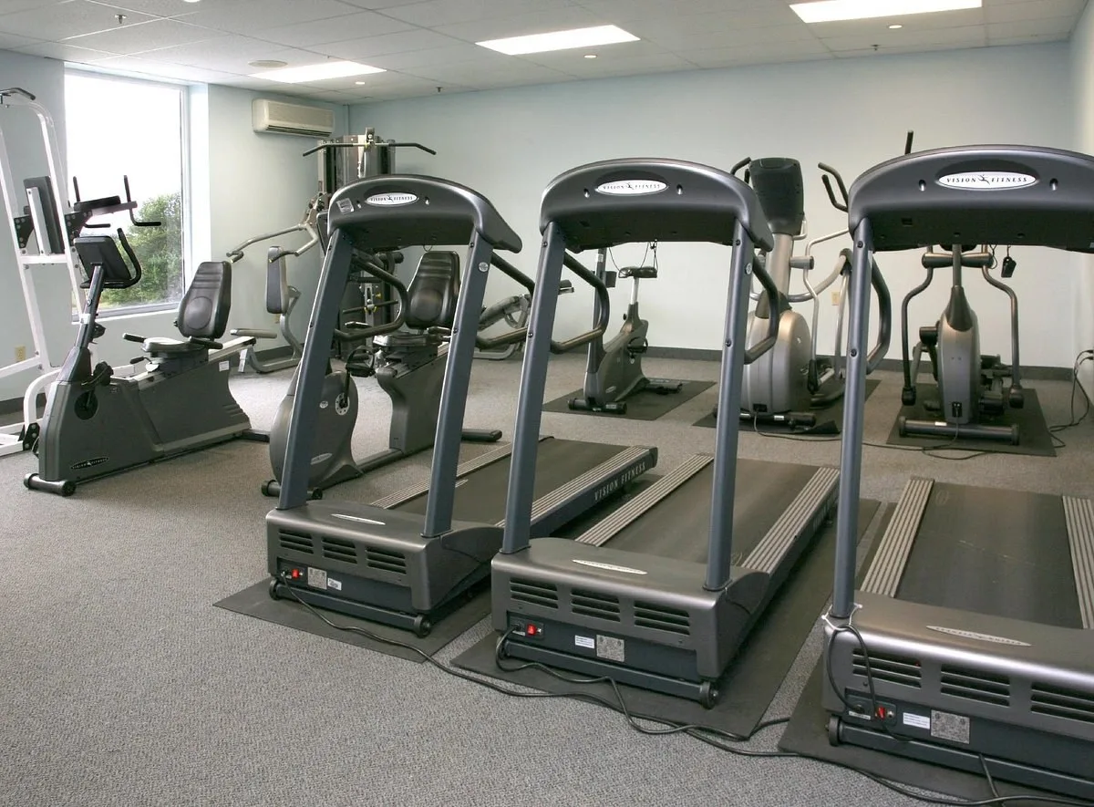 Fitnessruimte van het Hotel Oak Island Resort Western Shore