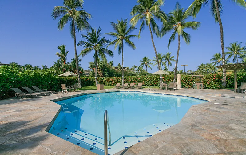 Het buitenzwembad van het Kanaloa At Kona