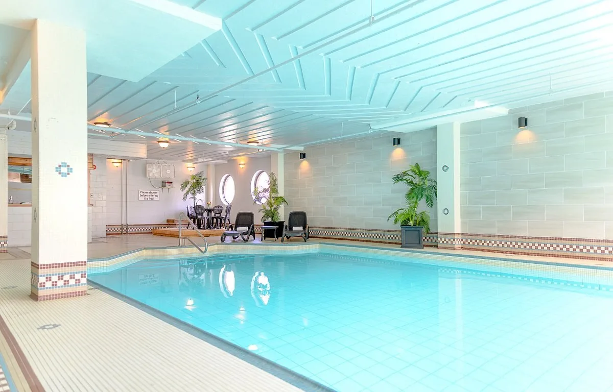 Binnenzwembad van het Hotel Rodd Hotel Yarmouth