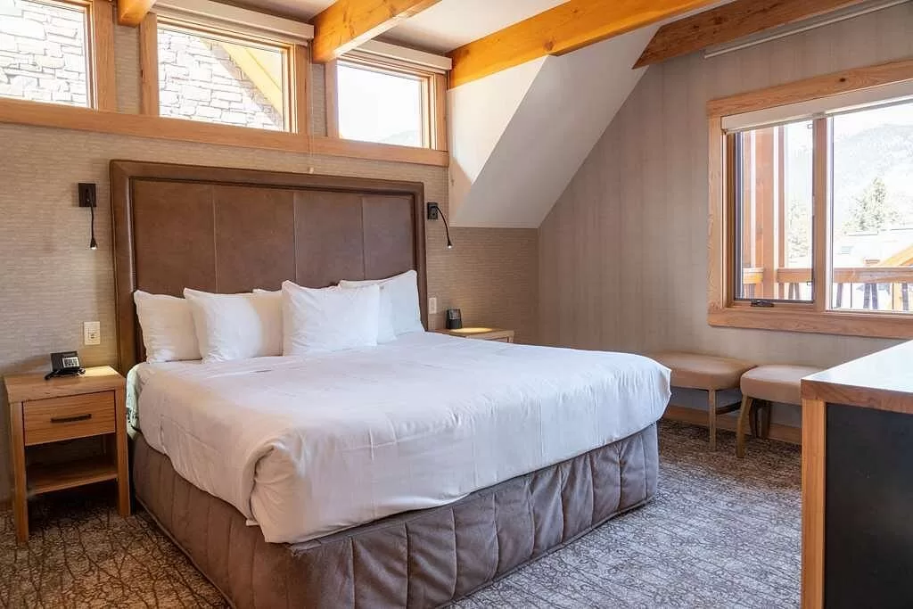 Standaardkamer in het Moose Hotel and Suites Banff