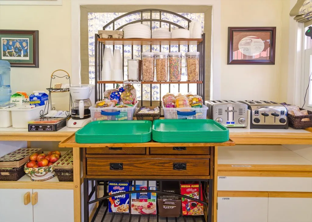 Ontbijtbuffet van het Hotel Coastal Inn Antigonish