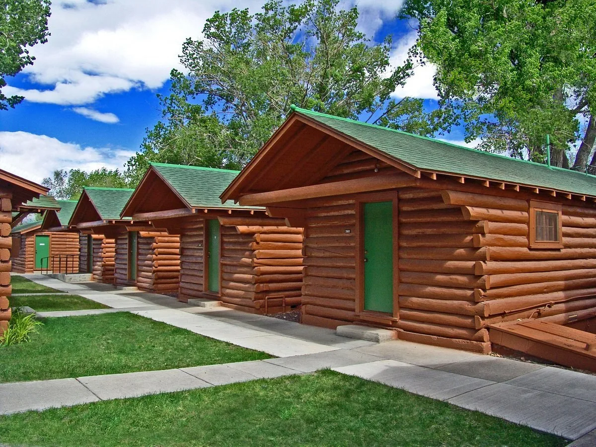 Houten cabins van het Buffalo Bill Village