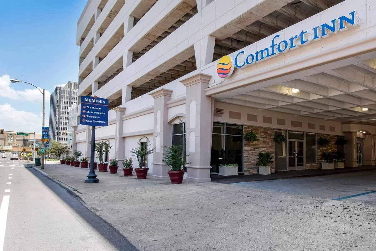 Exterior van het Comfort Inn Memphis Downtown