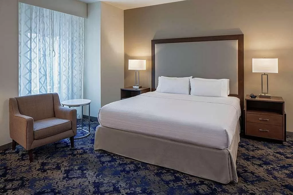 Een standaardkamer in het Homewood Suites Hilton French Quarter New Orleans