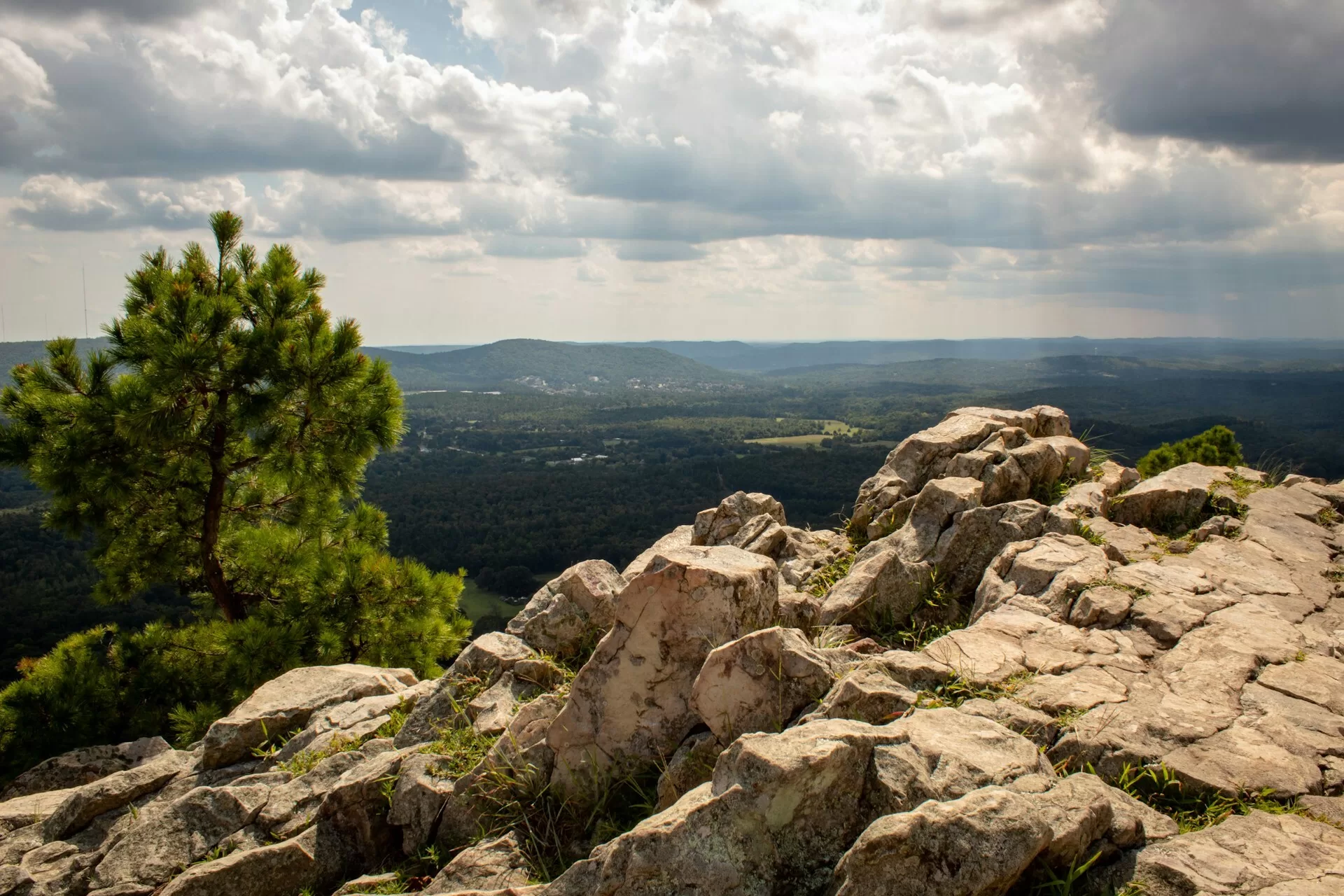 Uitzicht vanaf Pinnacle Mountain net buiten Little Rock in Arkansas