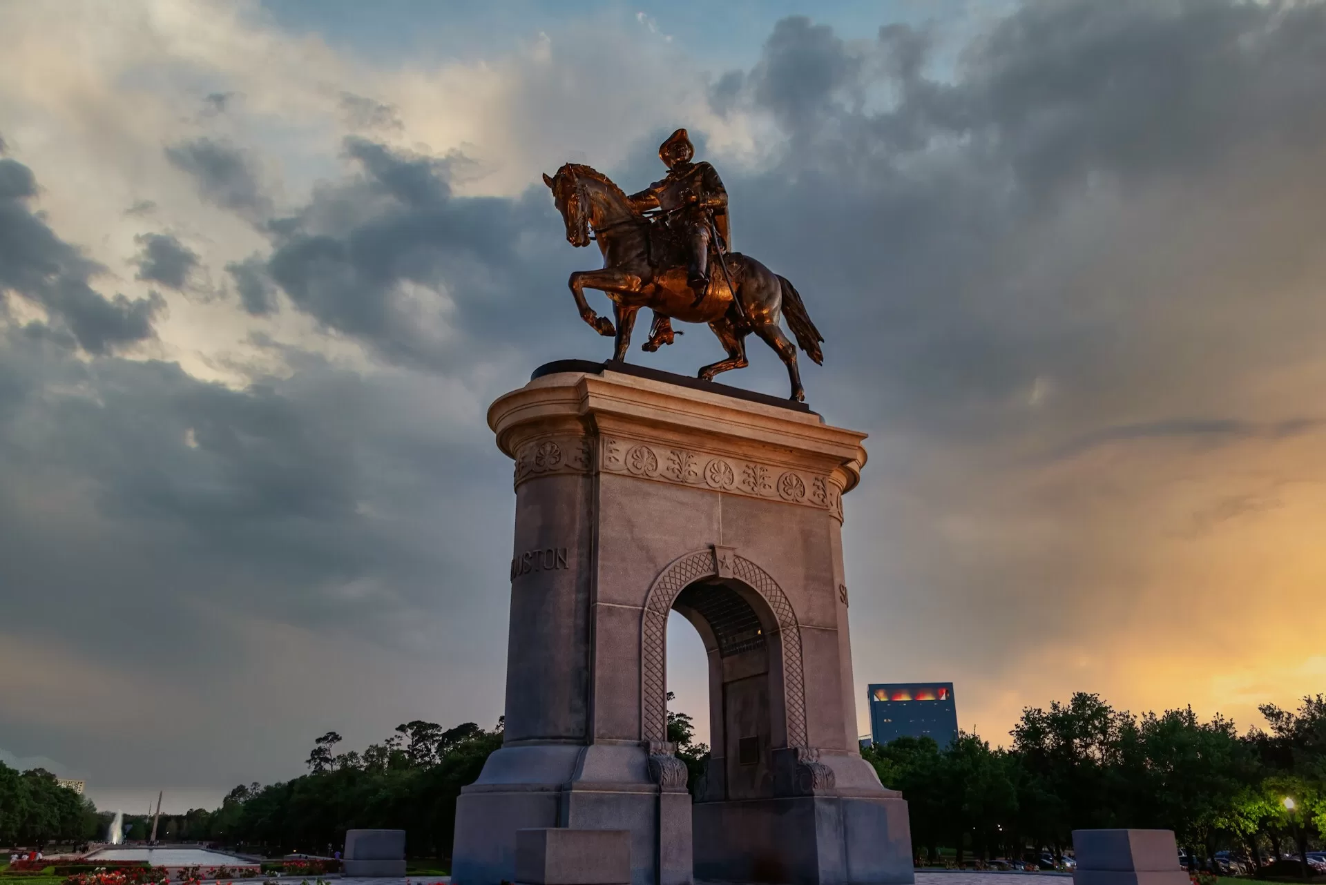 Het bronzen Sam Houston Monument op de hoek van Hermann Park in Houston Texas