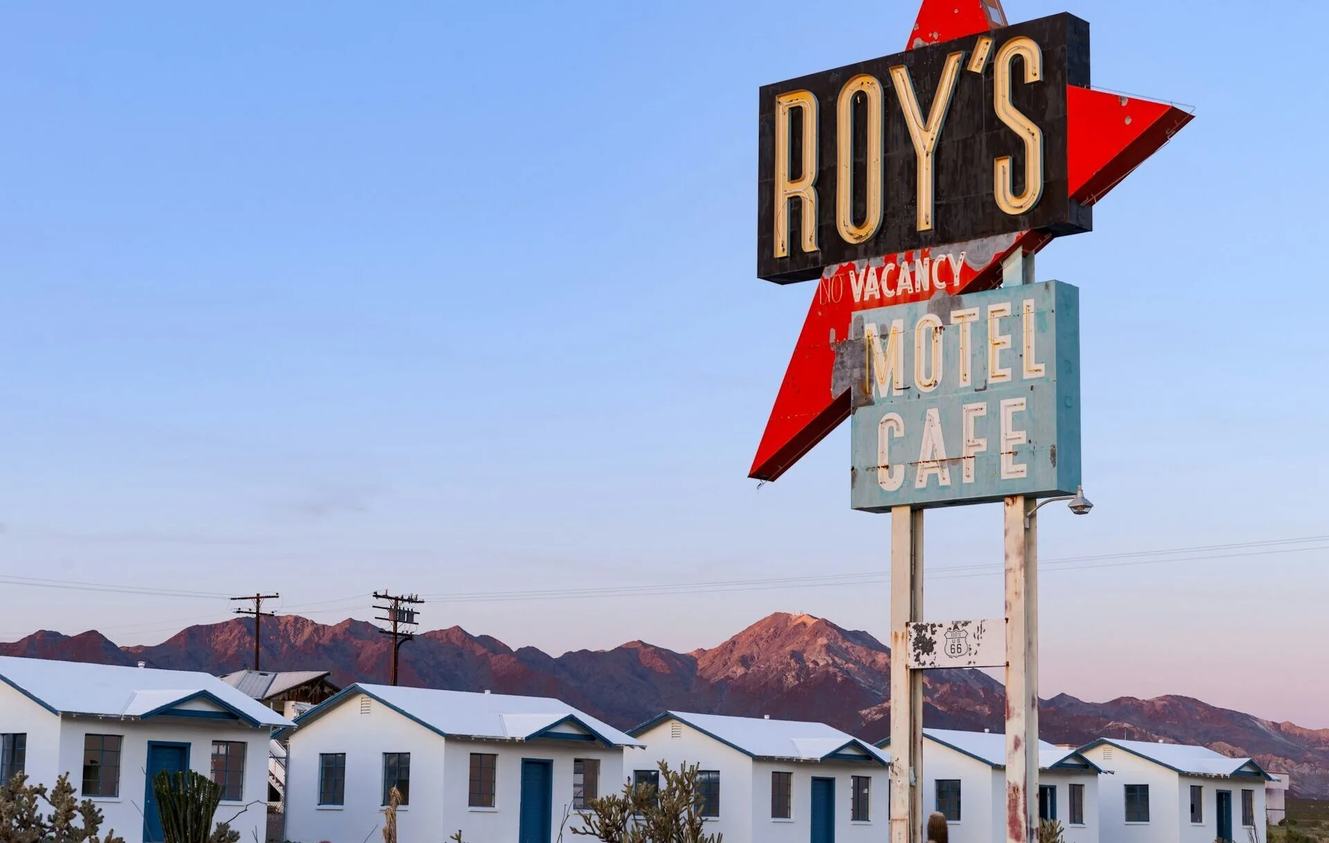 Stop bij een typisch motel/cafe aan de Route 66