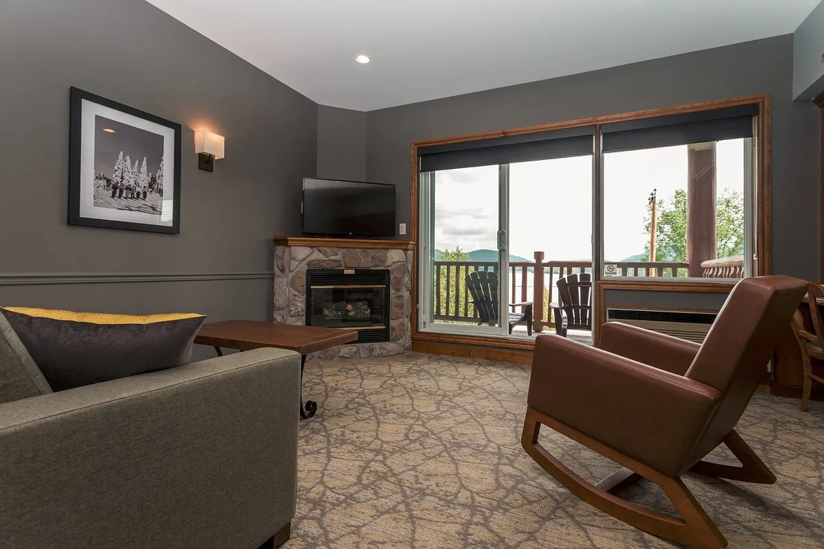 Standaardkamer met balkon in het Hotel Le Grand Lodge Mont Tremblant