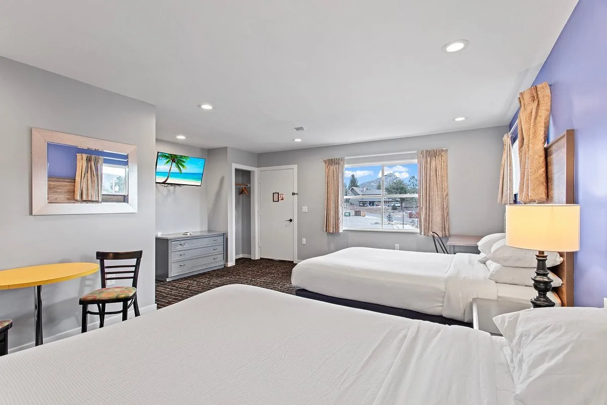 Standaardkamer met twee aparte bedden in het Hotel Coyote Mountain Lodge Estes Park