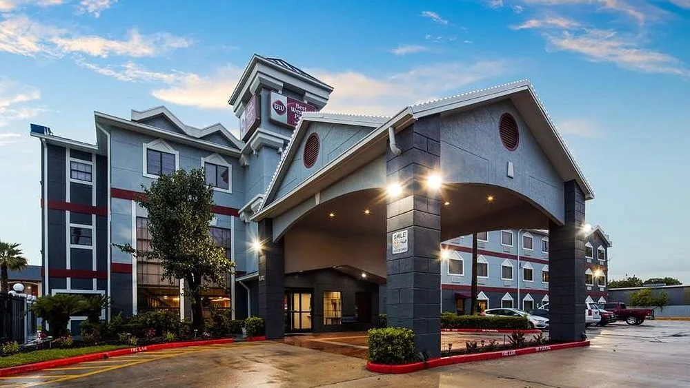 Exterior van het Hotel Best Western Plus Northwest Inn Suites Houston