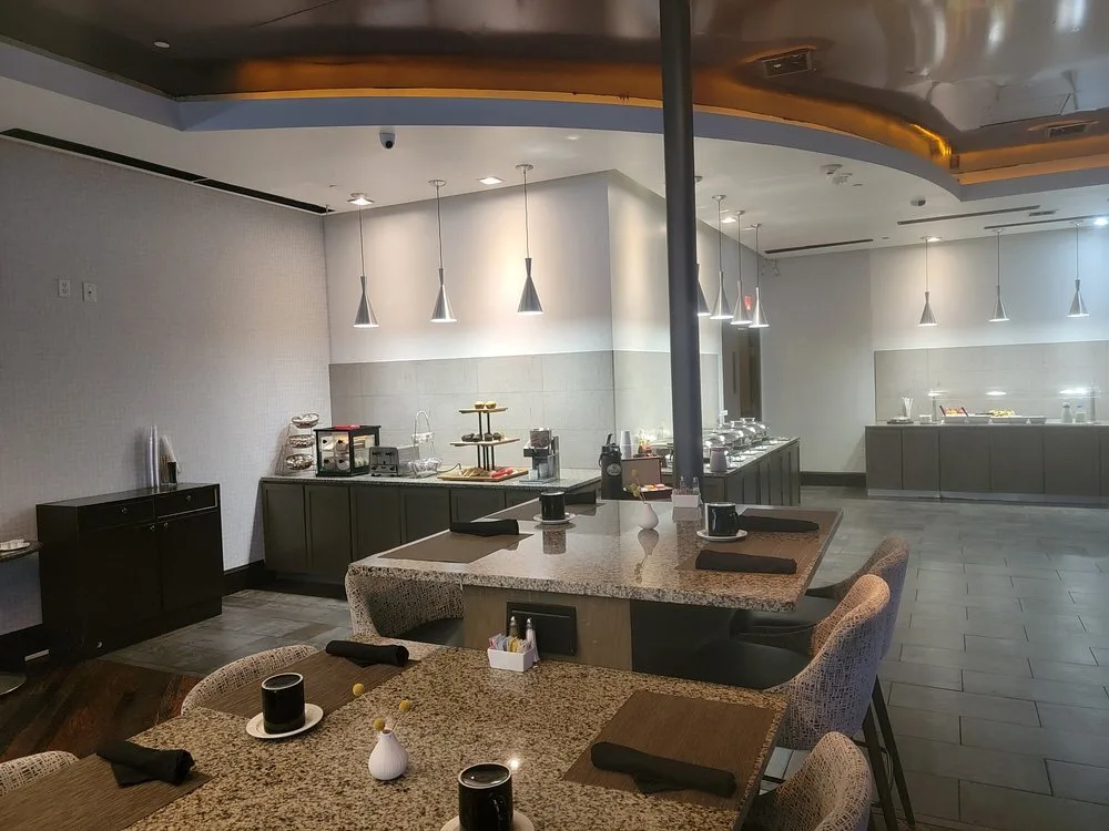 Ontbijtrestaurant met buffet in het Hotel Crowne Plaza Downtown Dallas