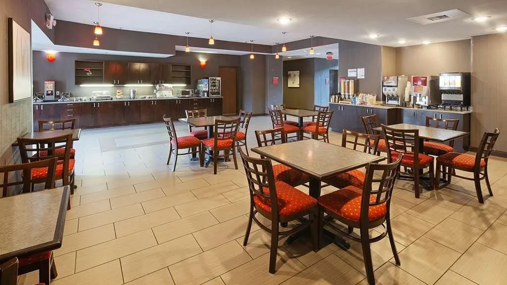 Ontbijtrestaurant met buffet in het Hotel Best Western Plus Airport Austin