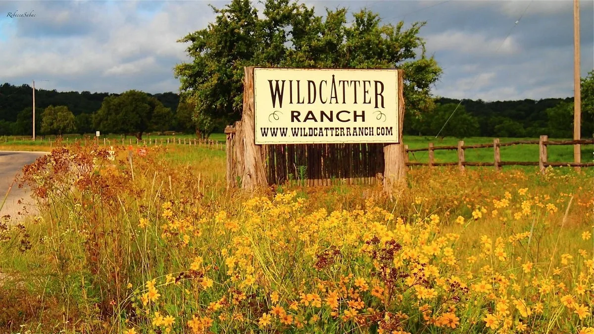 Het welkom bord van de Wildcatter Ranch in Graham