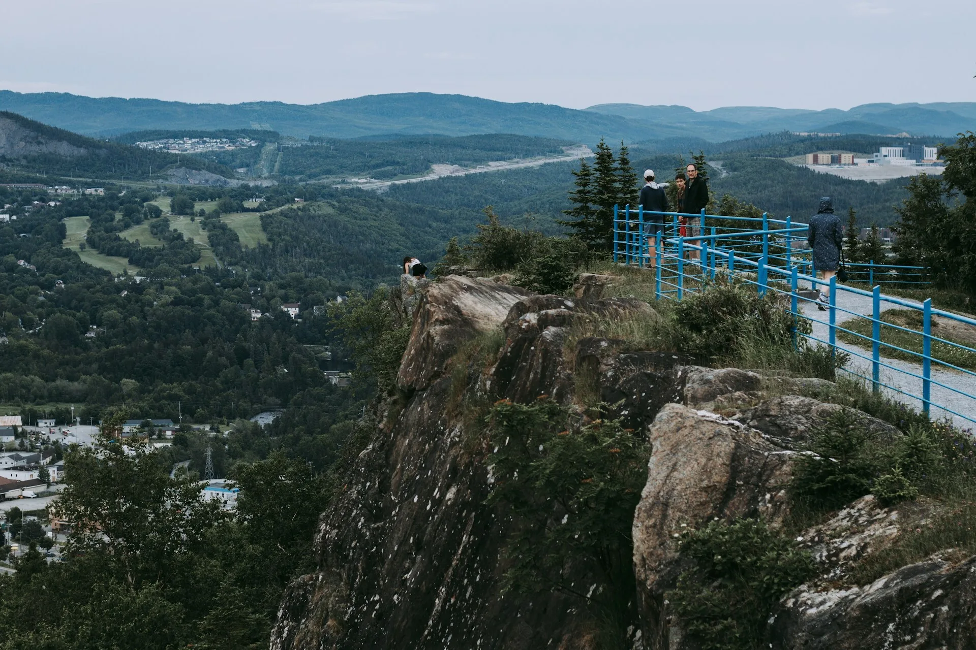 Uitzicht vanaf een klif in Corner Brook in Newfoundland & Labrador