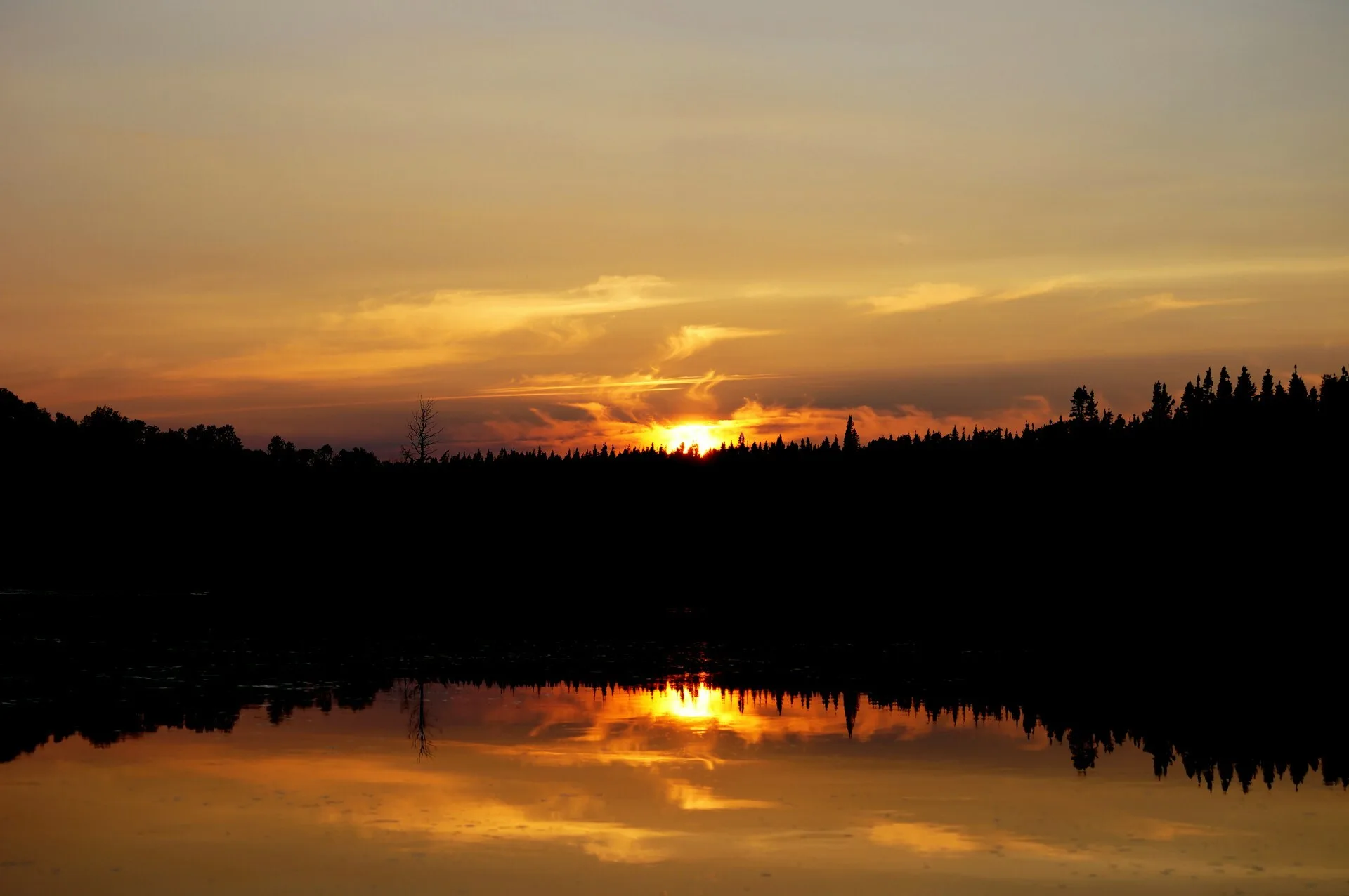 Een zonsondergang in Gander, Newfoundland