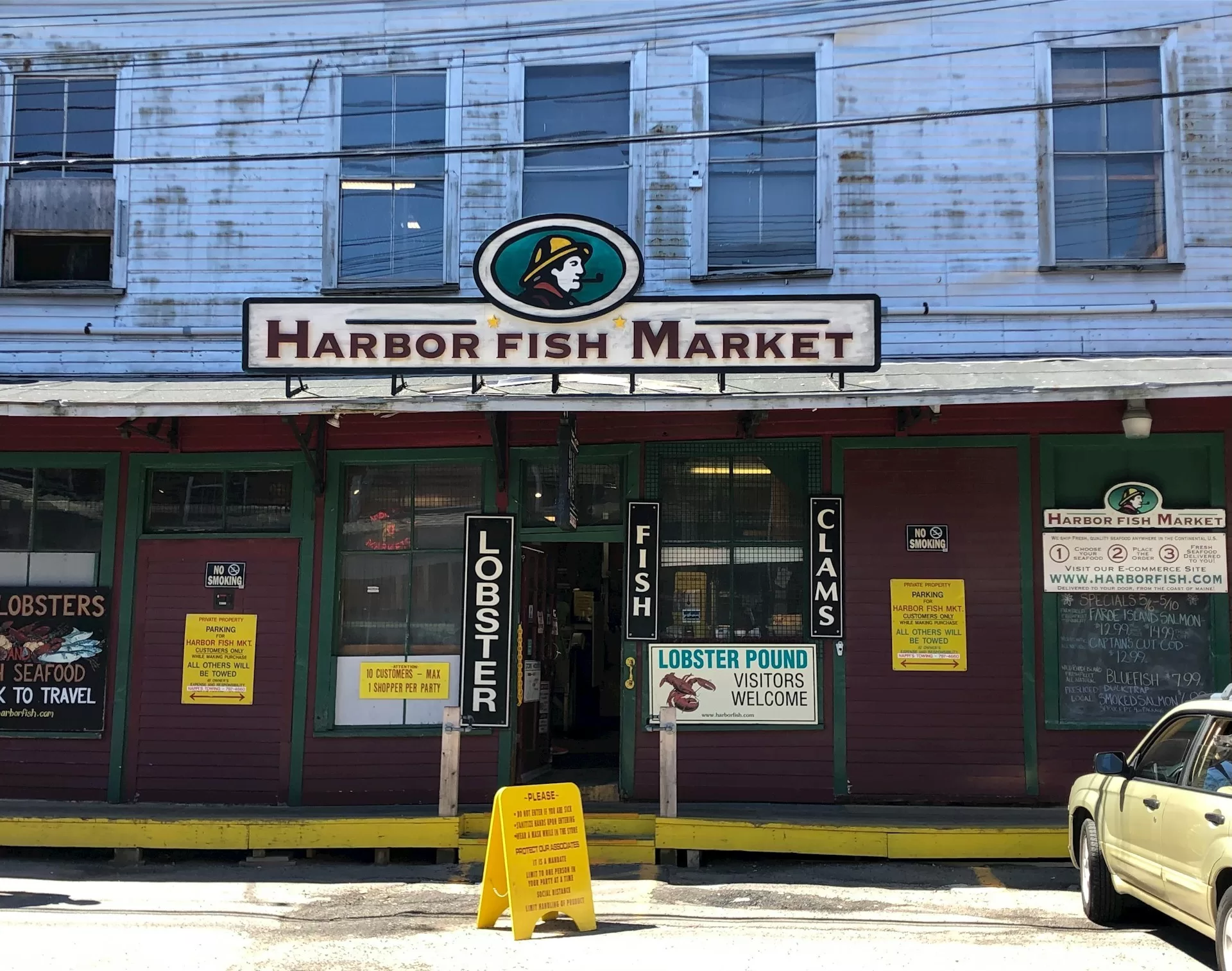 De Harbor Fish Market in Portland, Maine