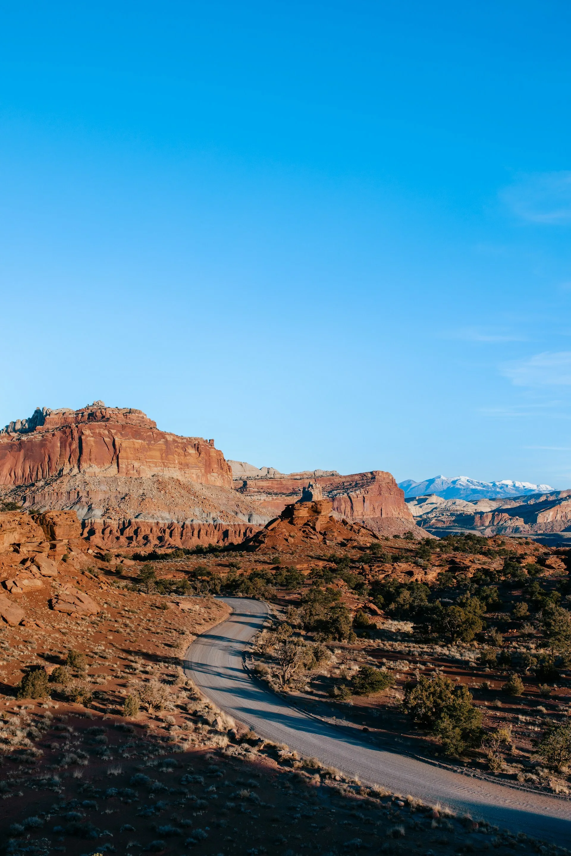 Weg lopend door de rode gesteentes in Capitol Reef National Park