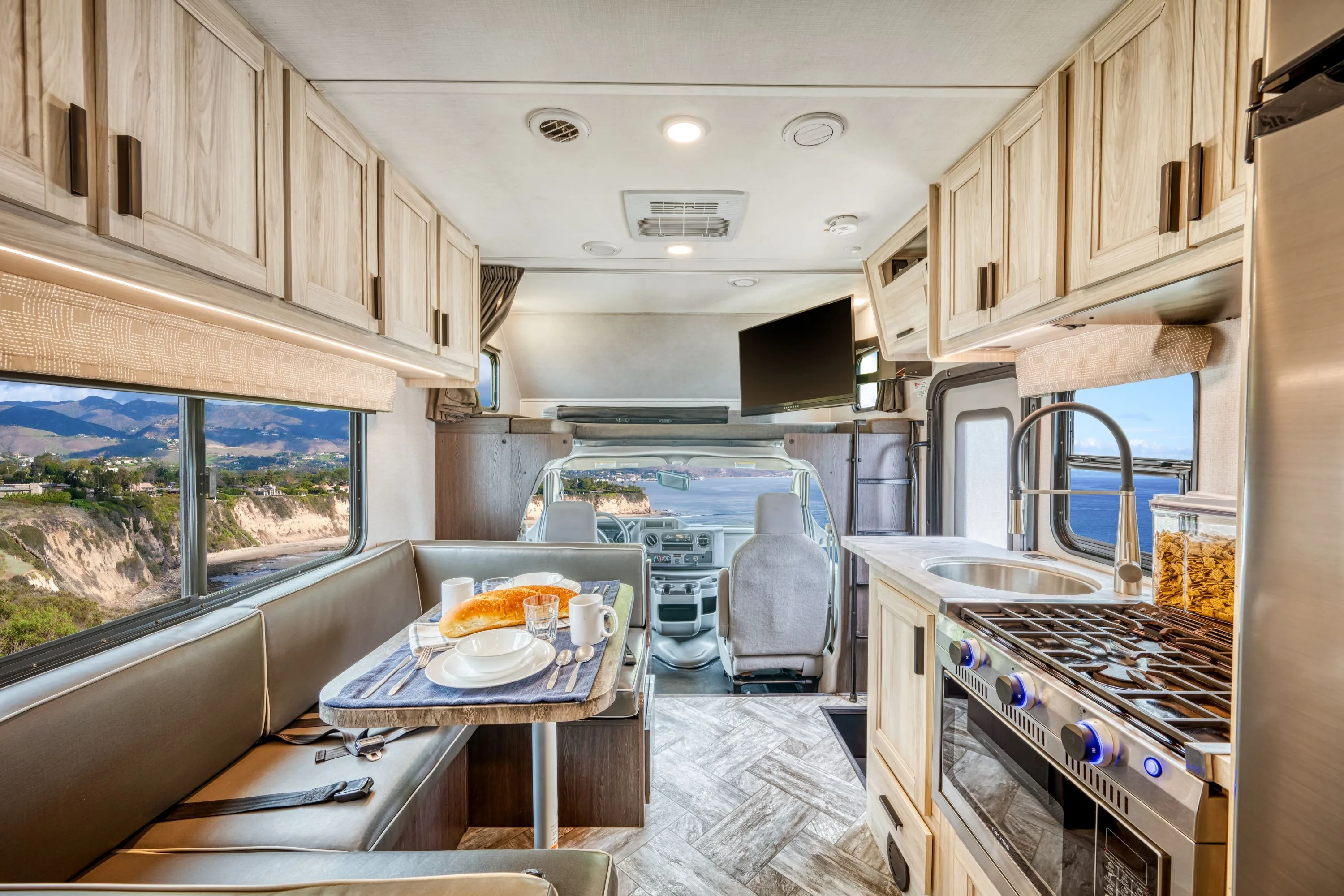 De binnenkant van een Road Bear camper