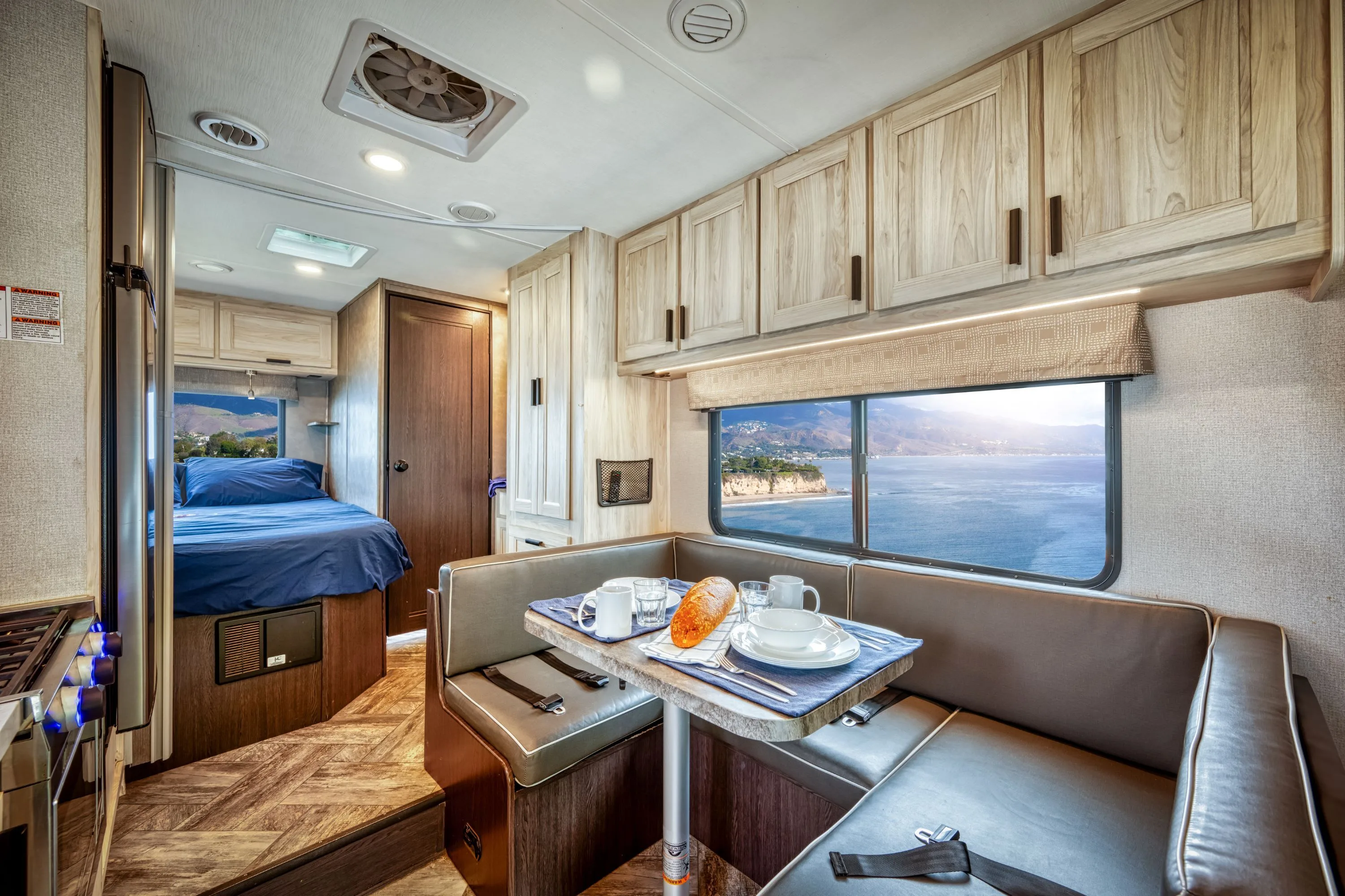 De binnenkant van een Road Bear camper