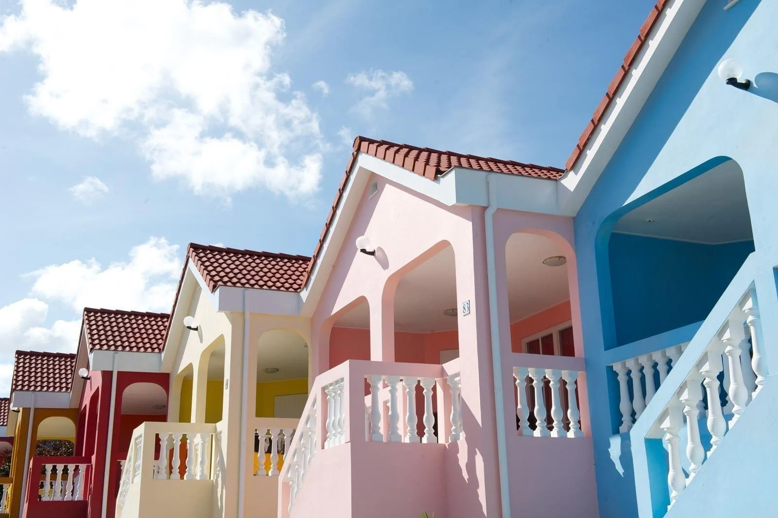Gekleurde huisjes bij het Hotel Livingstone Jan Thiel Willemstad