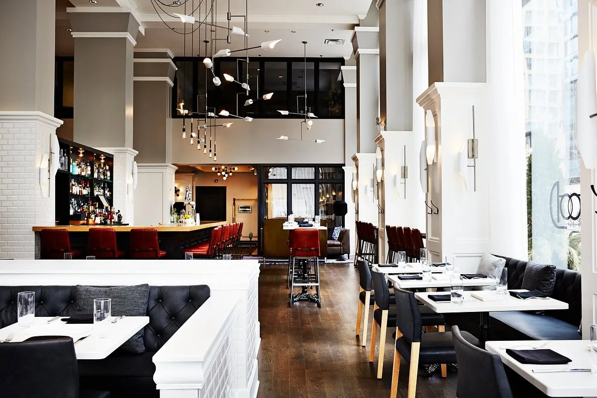 Restaurant in het Staypineapple Chicago