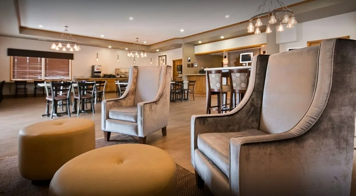 Zitgedeelte in de lobby van het Best Western Buffalo Ridge Inn Custer