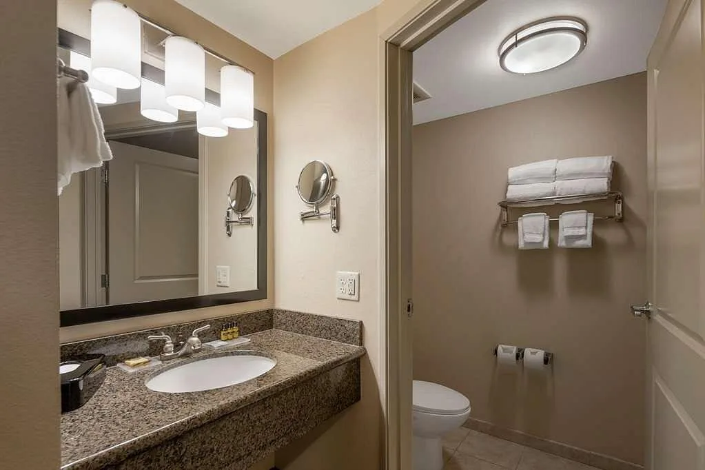 Badkamer in een hotelkamer in het Hotel Best Western Plus Fairbanks