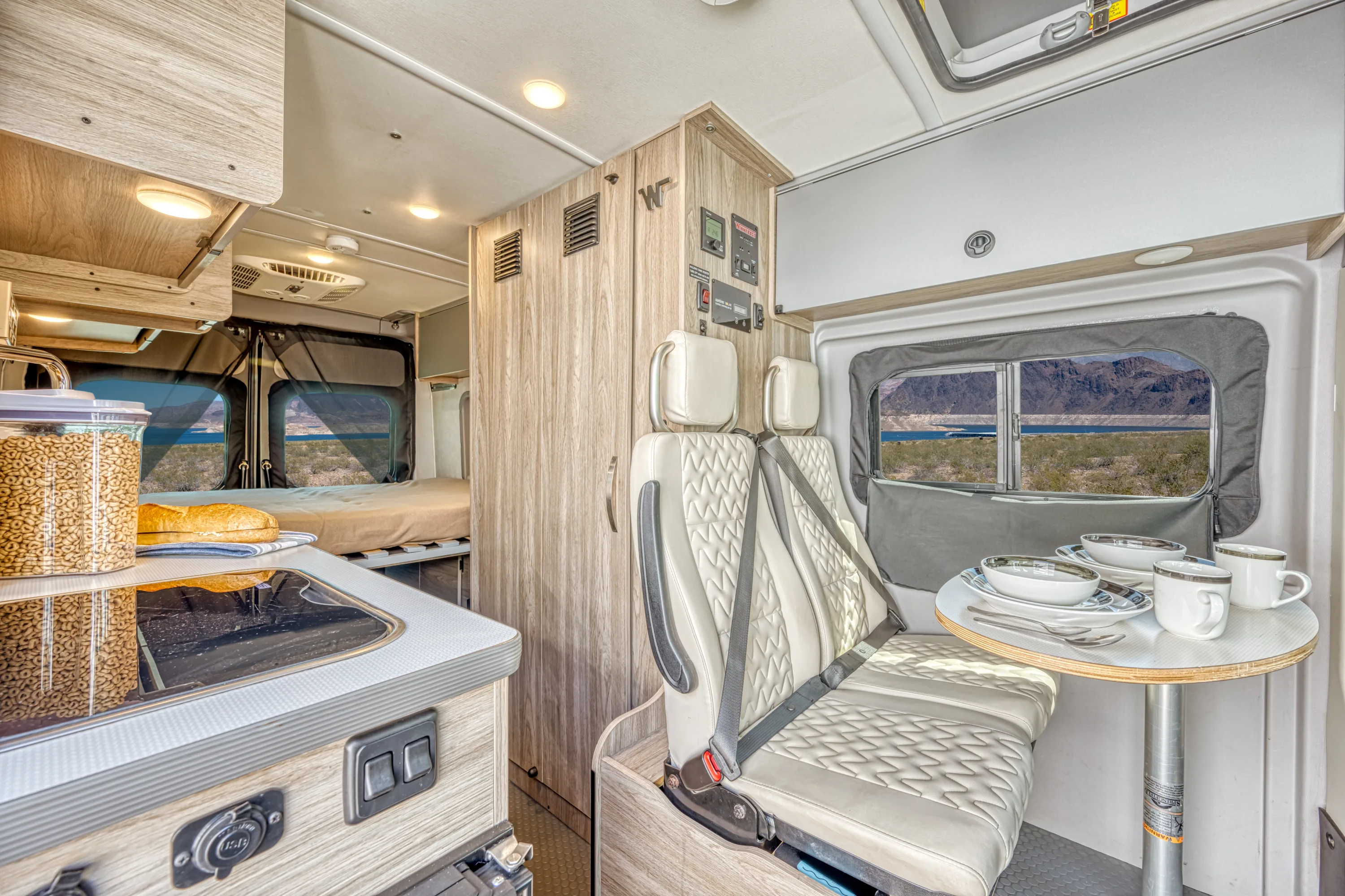 Binnenkant van een B El Monte camper