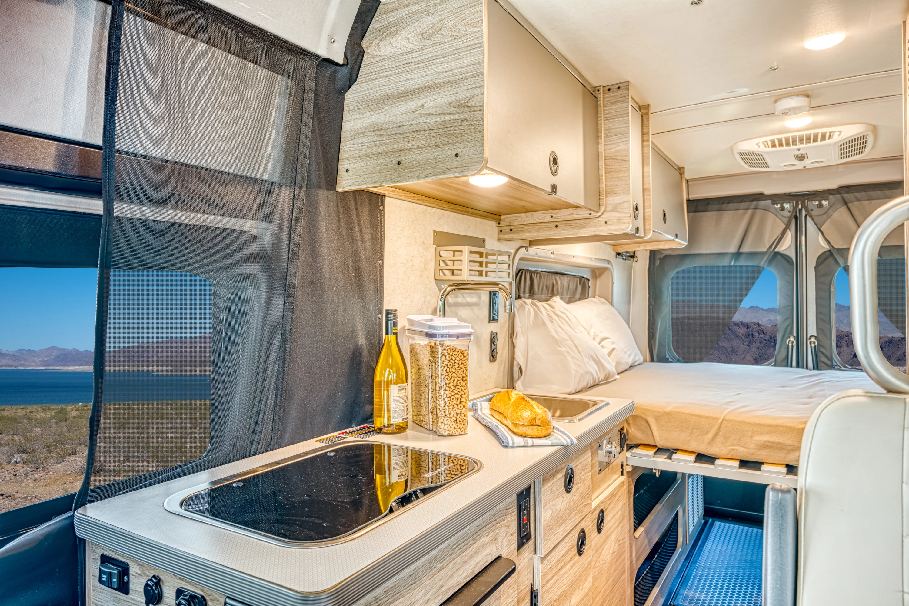 Binnenkant van een B El Monte camper