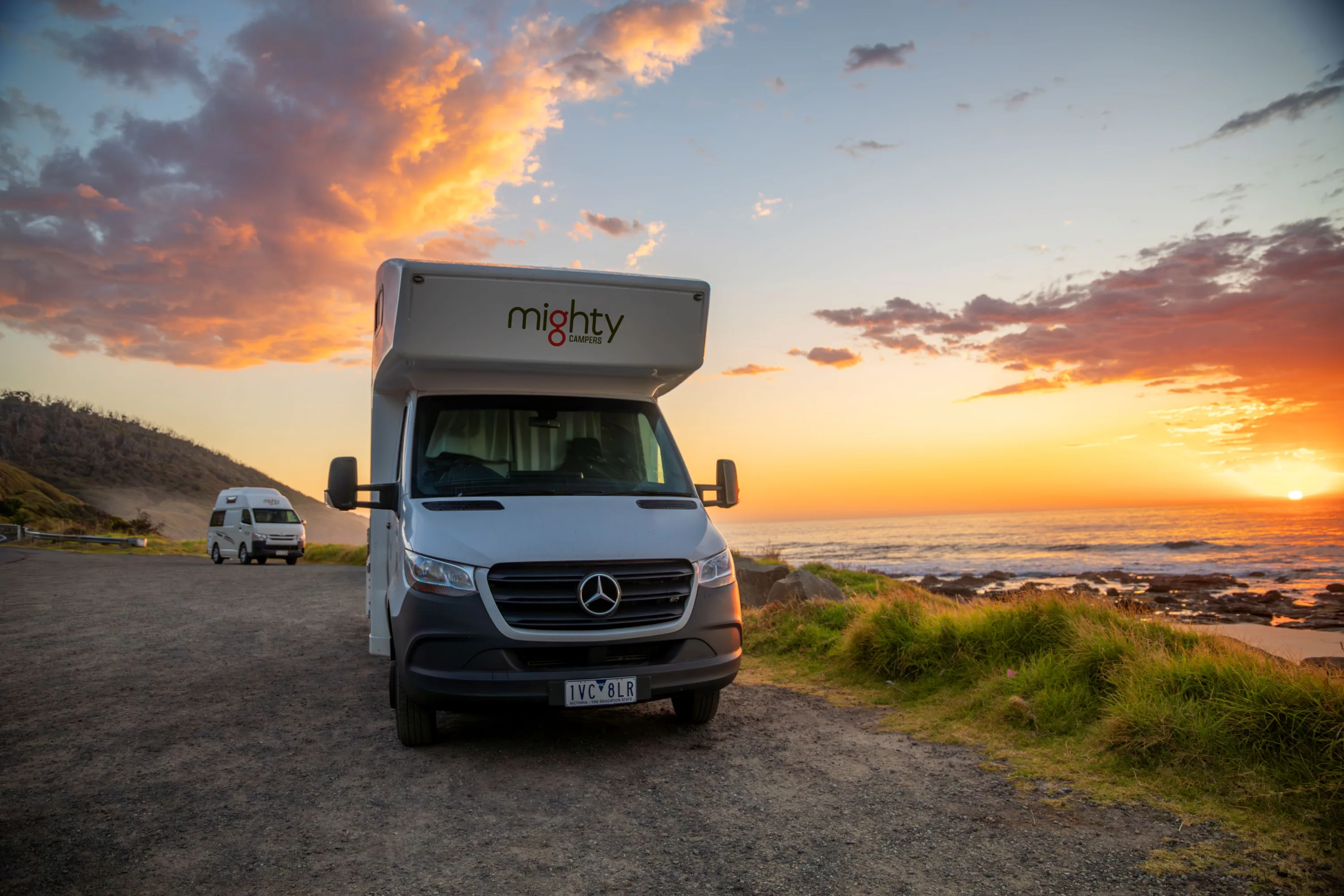 Mighty Campers in een adembenemend landschap, perfect voor een roadtrip avontuur
