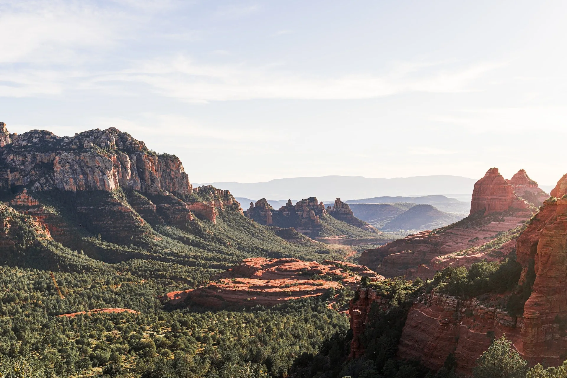 Uitzicht over de red rocks in Sedona Arizona