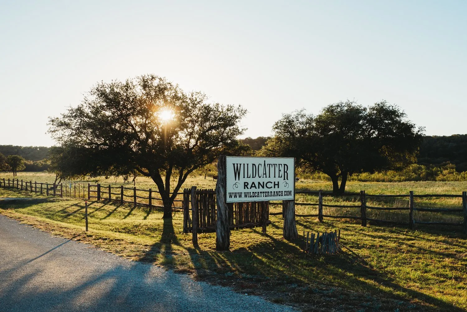 Oprijlaan van de Wildcatter Ranch in Graham Texas