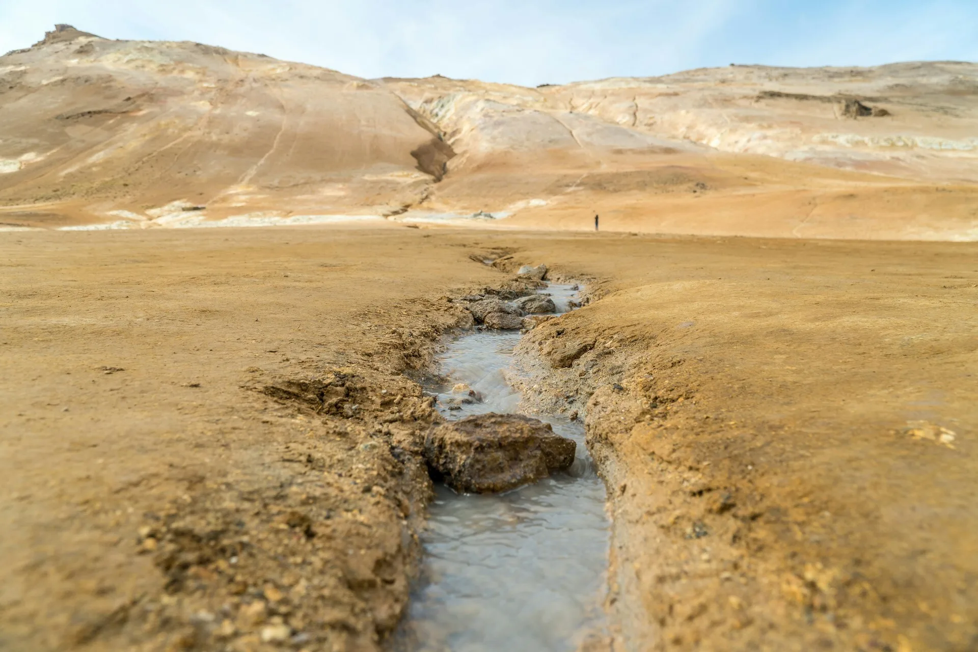 Droge zandvlaktes in Mývatn, IJsland
