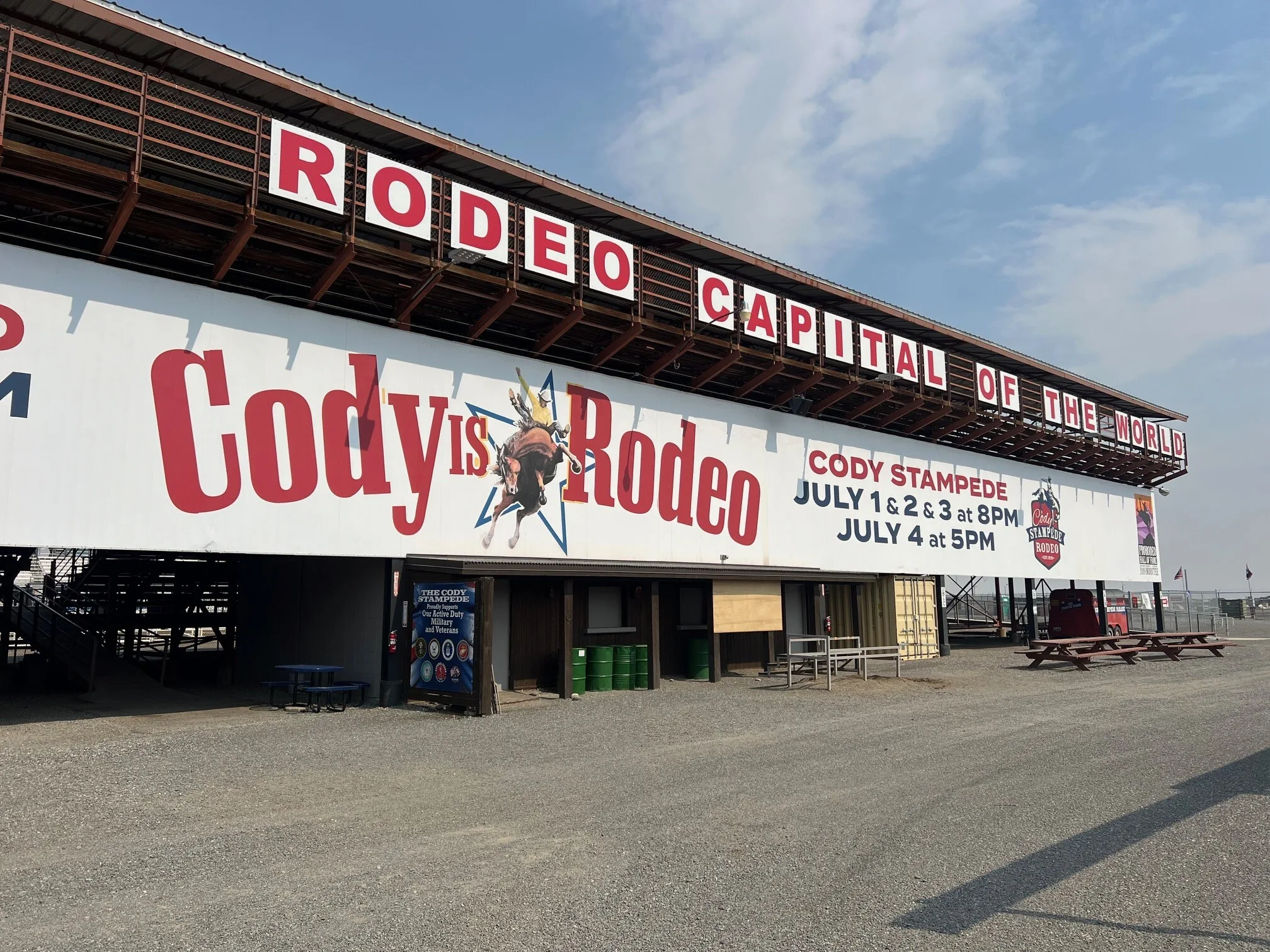 Het rodeo stadion voor de Cody Stampede in Cody