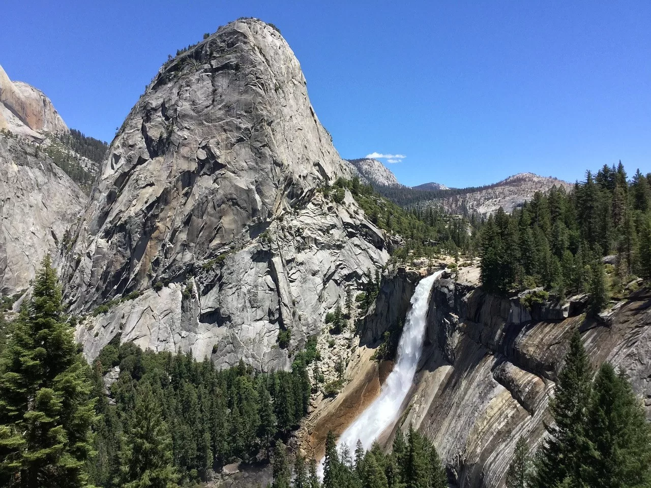De Nevada Falls waterval in Yosemite National Park in Californië