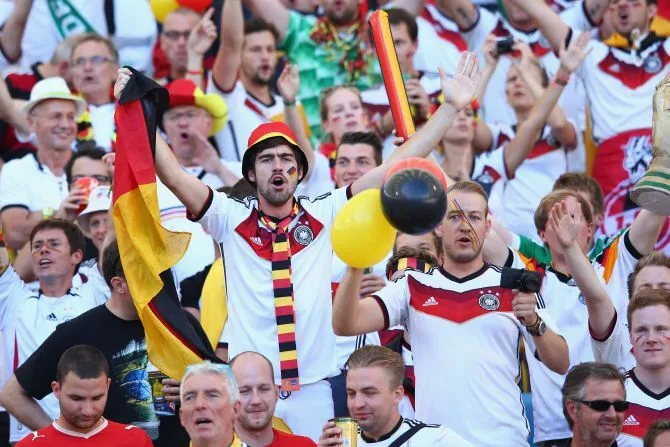 Duitse voetbalfans tijdens een wedstrijd