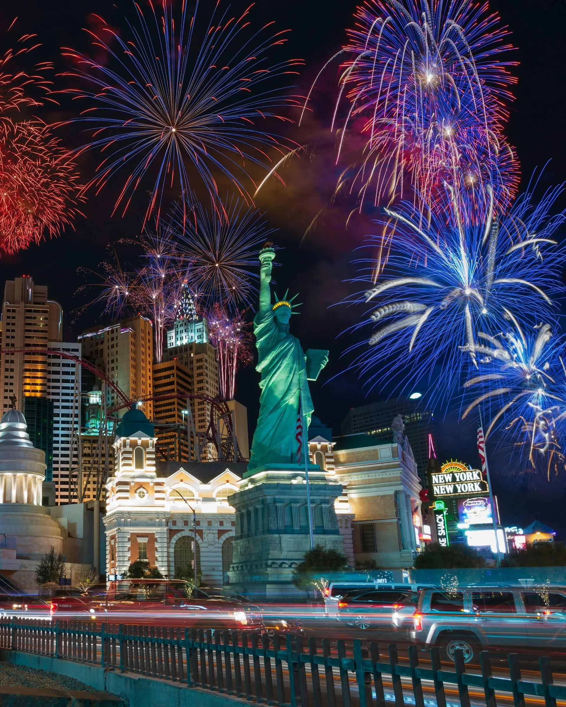 Viering 4th of July Las Vegas met vuurwerk bij het New York New York hotel.